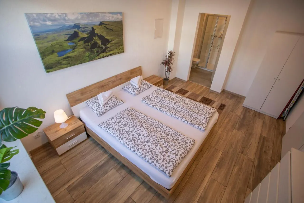 Innsbruck City Apartment + 1 Free Parking Spot 0*,  Österreich